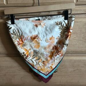 Floral Patterned Triangle Summer Top | Size Small | by Wild Fable